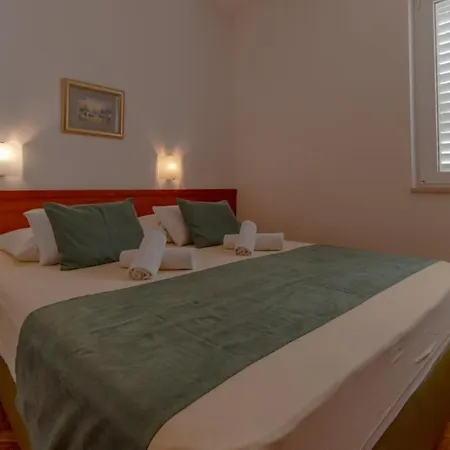 Luxury Apartments Villa Ruzmarina With New Heated Infinity Pool And Lounge Area Marusici  Exterior photo
