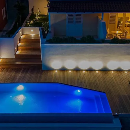 Luxury Apartments Villa Ruzmarina With New Heated Infinity Pool And Lounge Area Marusici  Exterior photo