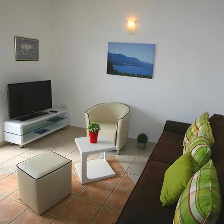 Luxury Apartments Villa Ruzmarina With New Heated Infinity Pool And Lounge Area Marusici  Exterior photo
