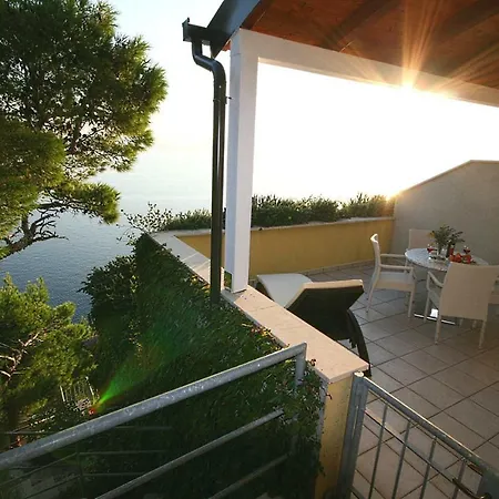 Luxury Apartments Villa Ruzmarina With New Heated Infinity Pool And Lounge Area Marusici  Exterior photo