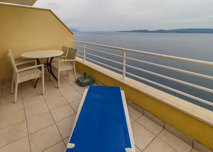 Luxury Apartments Villa Ruzmarina With New Heated Infinity Pool And Lounge Area