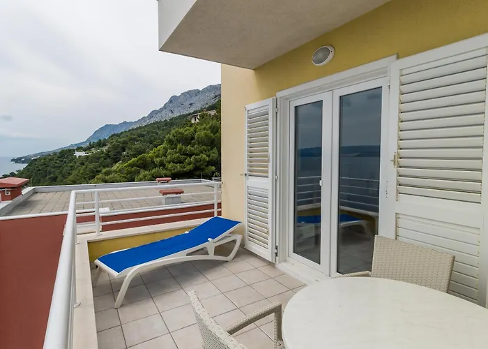 Luxury Apartments Villa Ruzmarina With New Heated Infinity Pool And Lounge Area