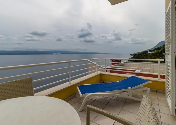 Luxury Apartments Villa Ruzmarina With New Heated Infinity Pool And Lounge Area