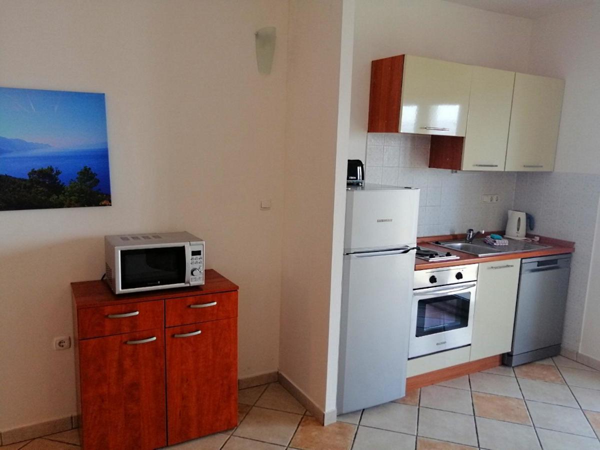 Apartment Luxury Ruzmarina With New Heated Infinity Pool And Lounge Area