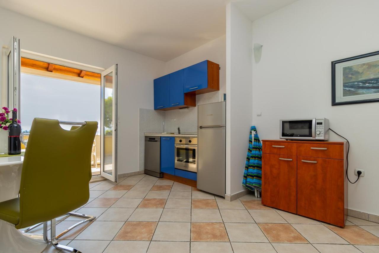 Luxury Ruzmarina With New Heated Infinity Pool And Lounge Area Appartamento