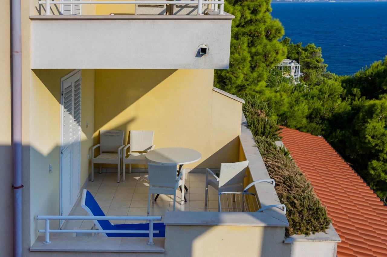 Apartment Luxury Ruzmarina With New Heated Infinity Pool And Lounge Area Marusici (Split-Dalmatia)