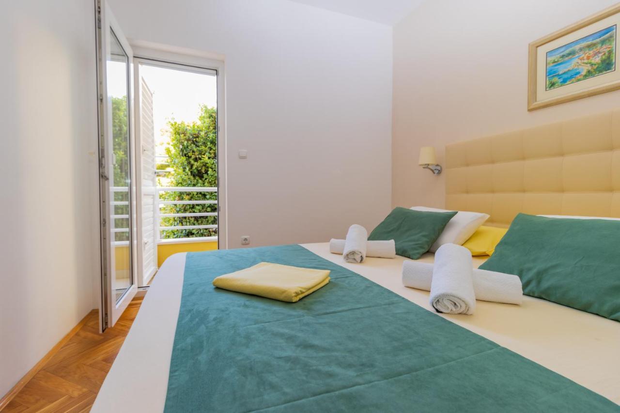 Luxury Ruzmarina With New Heated Infinity Pool And Lounge Area Marusici (Split-Dalmatia)
