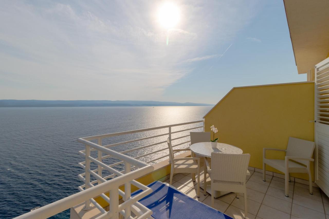 Luxury Ruzmarina With New Heated Infinity Pool And Lounge Area Apartment Marusici (Split-Dalmatia)
