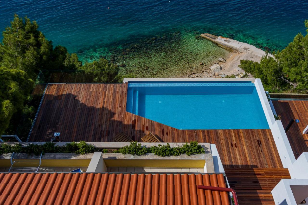 Apartment Luxury Ruzmarina With New Heated Infinity Pool And Lounge Area