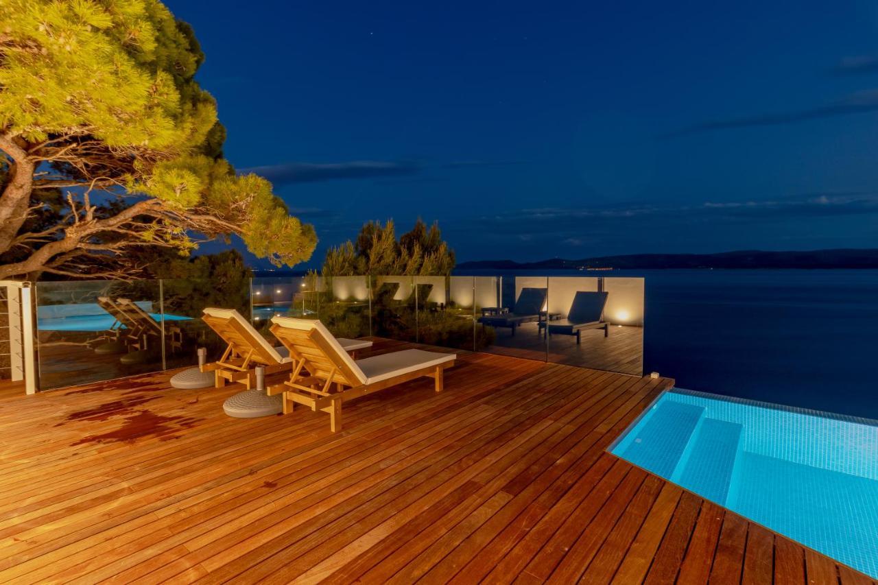 Luxury Ruzmarina With New Heated Infinity Pool And Lounge Area Apartment Marusici (Split-Dalmatia)