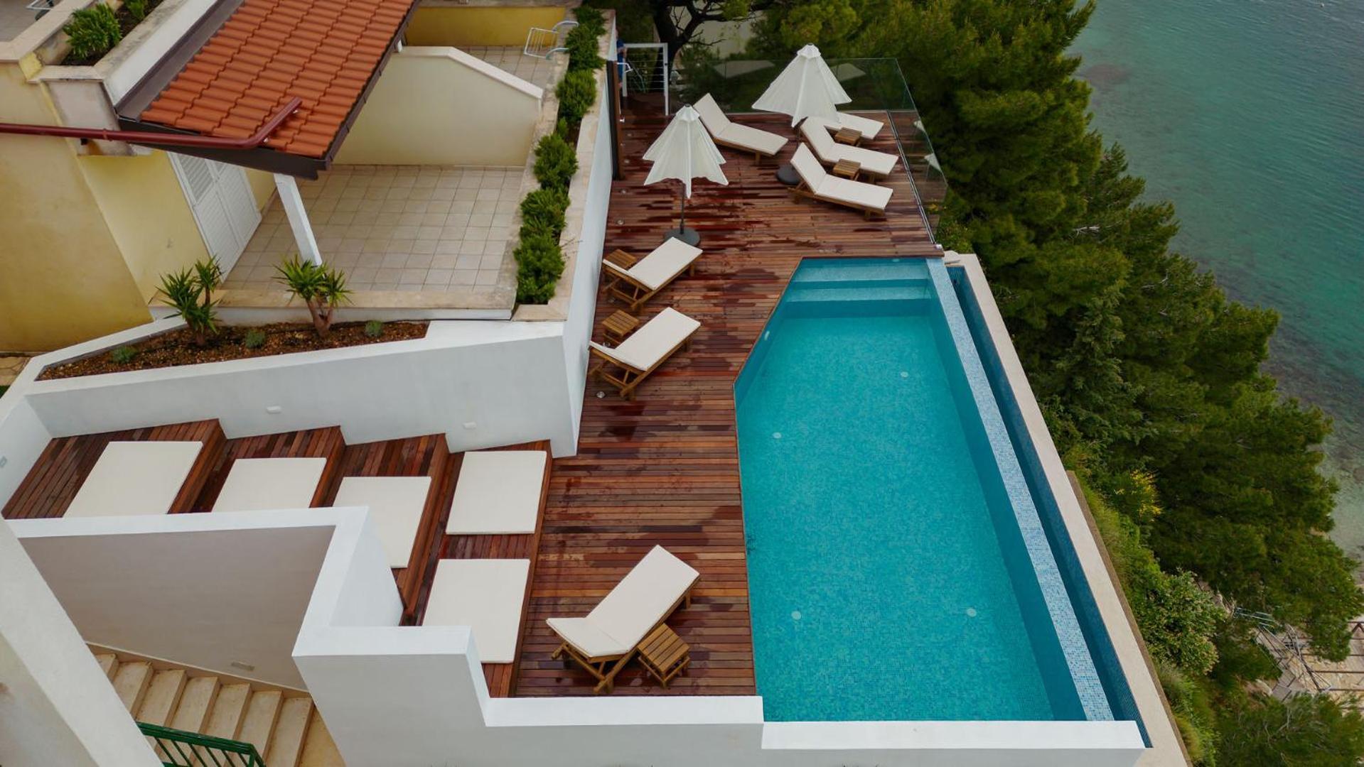 Luxury Ruzmarina With New Heated Infinity Pool And Lounge Area Apartment Marusici (Split-Dalmatia)