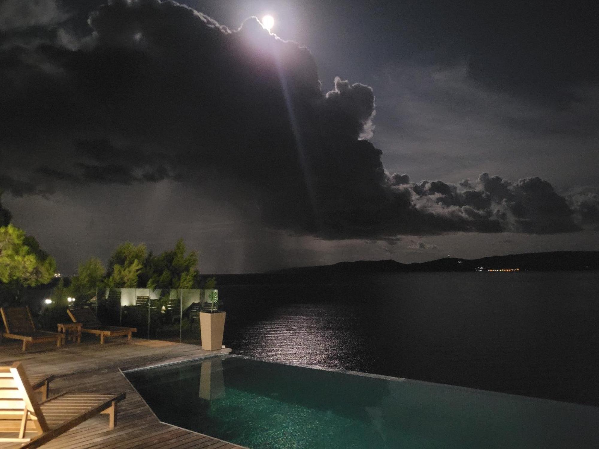 Luxury Ruzmarina With New Heated Infinity Pool And Lounge Area
