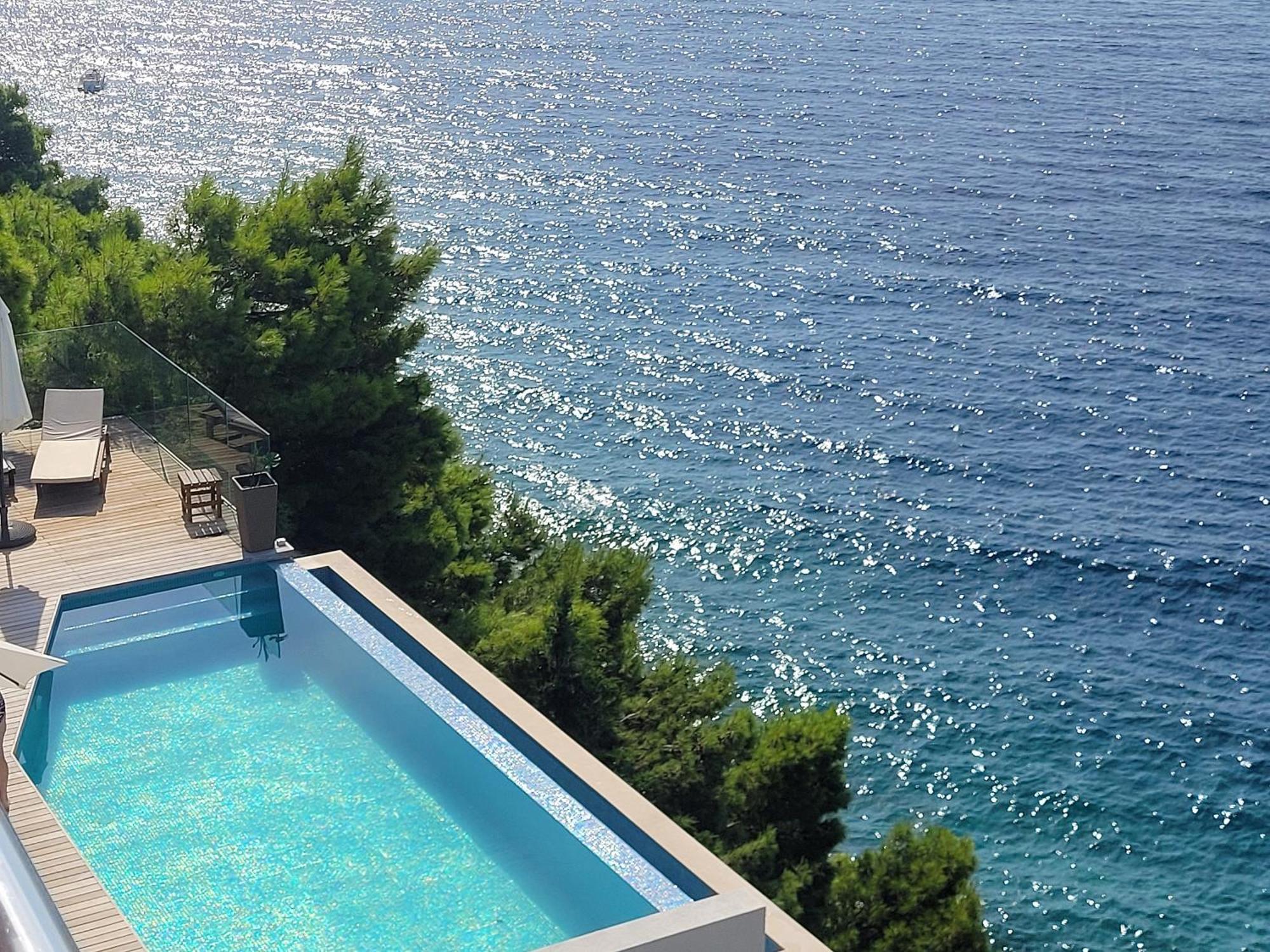 Luxury Ruzmarina With New Heated Infinity Pool And Lounge Area