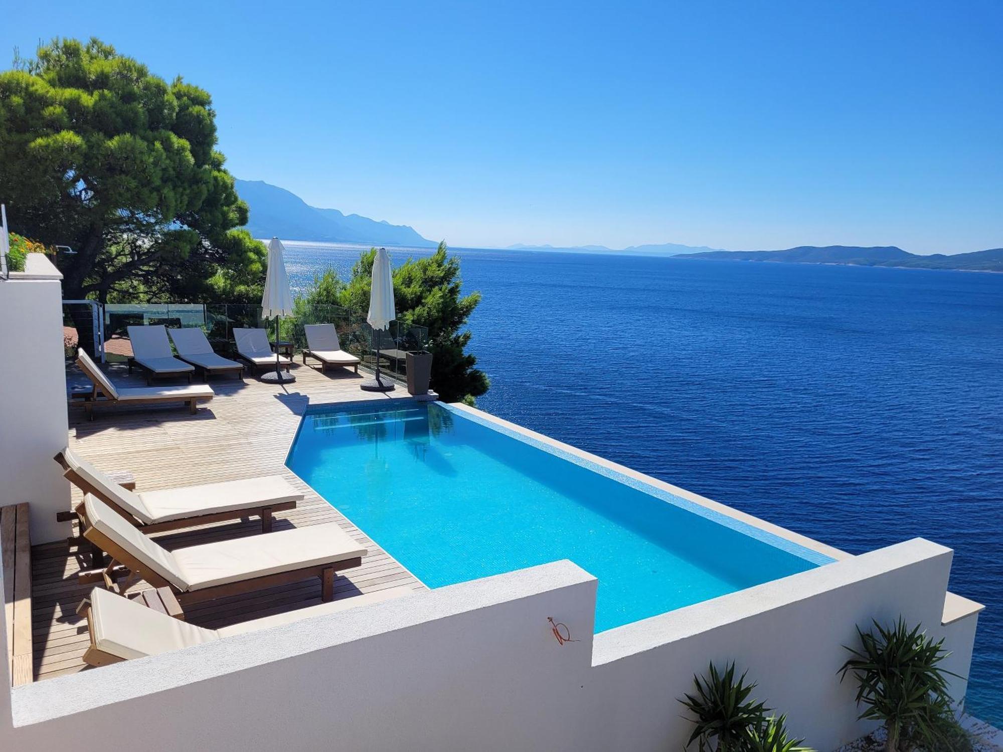 Luxury Ruzmarina With New Heated Infinity Pool And Lounge Area * Marusici (Split-Dalmatia)